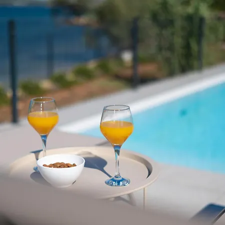 캠프장 Nevia - Mobile With Sea View & Shared Swimming Pool