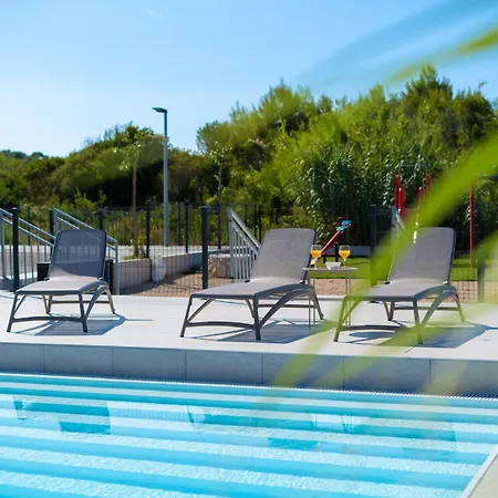 캠프장 Nevia - Mobile With Sea View & Shared Swimming Pool