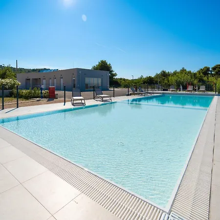 Nevia - Mobile With Sea View & Shared Swimming Pool * Neviđane