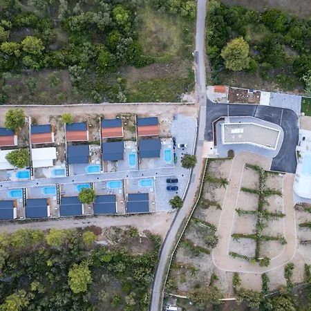 Nevia - Mobile With Sea View & Shared Swimming Pool Neviđane