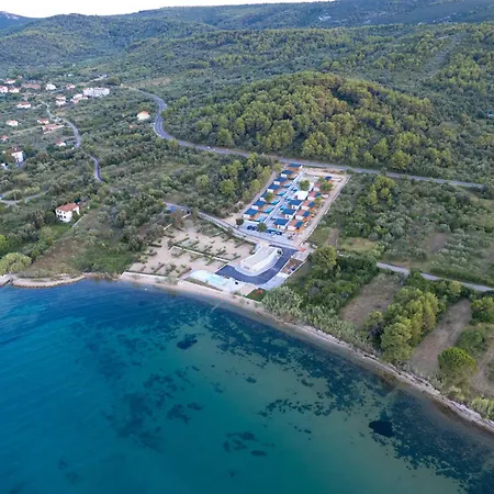 캠프장 Nevia - Mobile With Sea View & Shared Swimming Pool Neviđane
